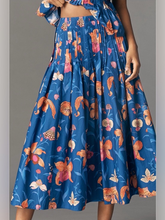 FARM Rio Dresses & Skirts - 🆕 FARM Rio Blue Floral Pleated Midi Skirt with Orange Accents